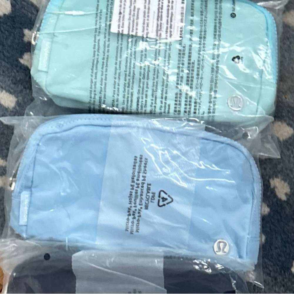 NWT Lululemon Everywhere Belt Bag Light Blue 1L - Picture 6 of 9